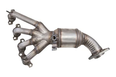 Catalytic Converter with Integrated Exhaust Manifold Fits 2004-2006 Chevrolet Co - Image 1 of 2