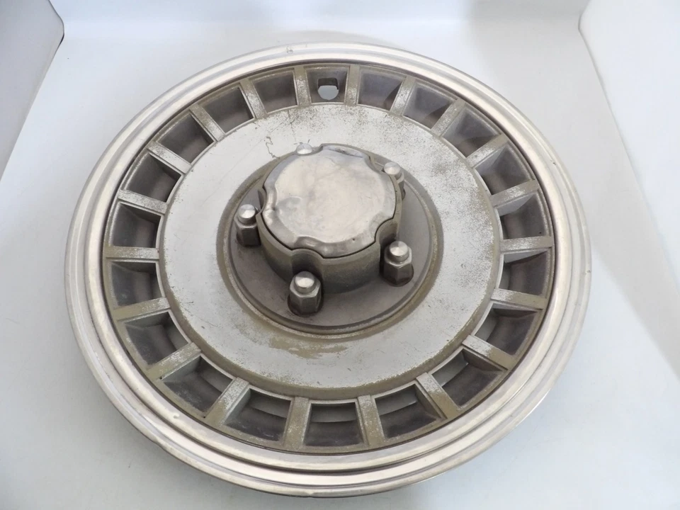 Tapacubos Ford F150 1979 1980 1981 1982 1983 1984 1985 1986 14987 1988-1996 Foto 1 de 4