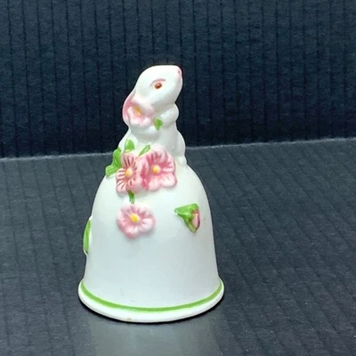 Campana de conejo de porcelana Avon 1984 flores rosas primavera Pascua decoración vintage Foto 1 de 4