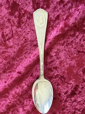 Colher comunitária vintage tela silenciosa estrela Ramon Navarro Par Plate Oneida - Imagem 1 de 4