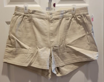 Vanilla Star Women's Khaki Cargo Short 18W New - Image 1 of 4