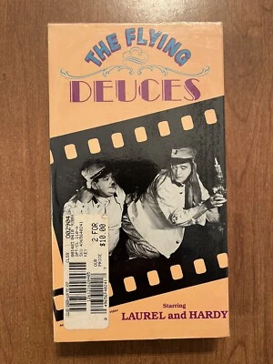 The Flying DEUCES - VHS Tape - Laurel and Hardy - NEW Foto 1 de 2