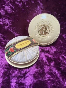 Rare Vintage Roger & Gallet Paris Carnation Perfumed Bar Soap 3.5 oz Round Case - Picture 1 of 7
