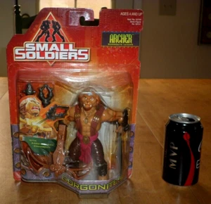 [Kenner-Small Soldiers] "ARCHER - Gorgonites Leader", año 1998 figura de acción NUEVA - Imagen 1 de 11