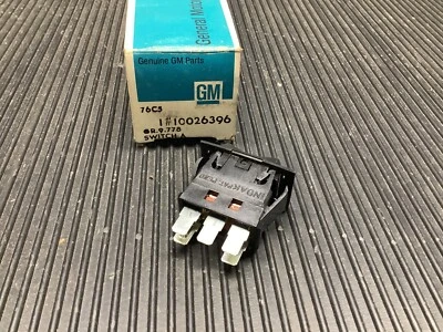 GM# 10026396 1983 PONTIAC SUNBIRD NOS DESEMPAÑADOR INTERRUPTOR TODO EL CUERPO J TABLERO DESEMPAÑADO TRASERO Foto 1 de 4