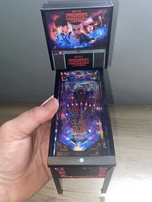 Réplica grande escala 1/8 máquina de pinball “Stranger Things” modelo a escala recuerdo Foto 1 de 4