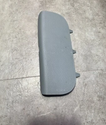 2009 - 2011 起亚 Borrego 右握舱口升降门尾灯访问盖装饰 — 第 1/4 张图片