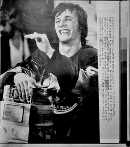 1982 MIKE BOSSY NHL HOCKEY CONN SMYTHE AWARD STANLEY CUP CHAMPION LASERPHOTO AHL - Picture 1 of 8