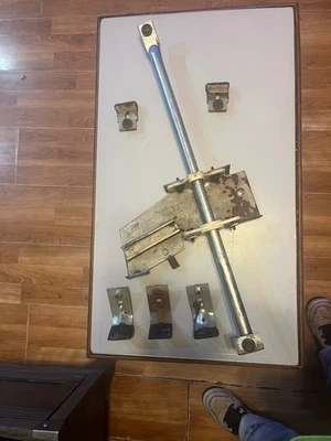 Ford Ranchero 1973 pasajeros puerta lateral ventana orugas Foto 1 de 4