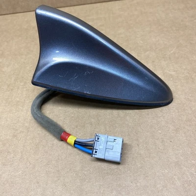 Антенна на крышу 2016-2018 Kia Sorento плавник акулы 96210-C6100 от оригинального производителя - Изображение 1 из 4