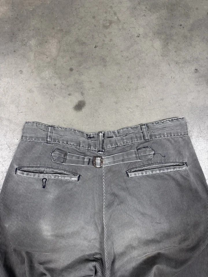 Pantalones de hombre vintage años 50 a rayas con hebilla trasera talla 29x29 Foto 1 de 4