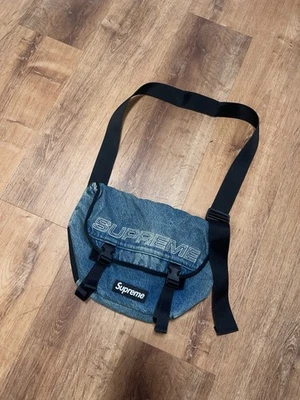 Bolso Mensajero Supreme SS25 Denim Índigo Lavado Bolso de Hombro Foto 1 de 4