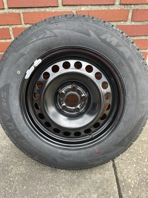 Neue 5 Loch Stahlfelge 6,5 X 16 mit neuem Allwetterreifen Maxxis 205/70 R16 97 H - Bild 1 von 4