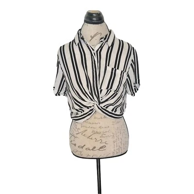 Forever 21 Womens Blouse Medium Cropped Twist Hem Short Sleeve Preppy Striped - Image 1 of 4