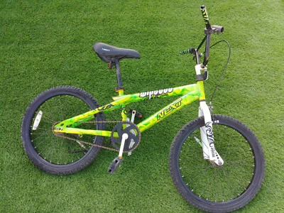NEXT Wipeout. 20-дюймовый детский велосипед-трюк / велосипед-фристайл BMX. Возраст 5-12 лет - Изображение 1 из 2