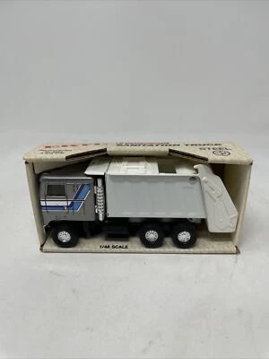VINTAGE ERTL KENWORTH SANITATION TRUCK MINT IN BOX 1/48 scale #3205 - Image 1 of 4