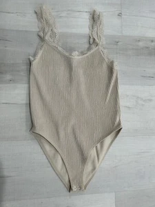Forever 21 Damen-Body beige Spitzenborte Größe M/L neu mit Etikett - Bild 1 von 3