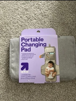 up & up Portable Changing Pad Gray 7.5" x 11" x 1.5" Brand New/Never Used Foto 1 de 2