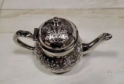 Tetera marroquí mediana hecha a mano de alta resistencia, color plata, 0,5 litros Foto 1 de 4