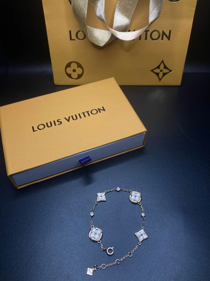 Pulsera Louis Vuitton Tono Plata Dije ¡Envío Gratis! Foto 1 de 4