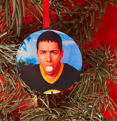 Adam Sandler Feliz Gilmore ADORNO ÁRBOL DE NAVIDAD Personalizado Grabado Láser Regalo Foto 1 de 4