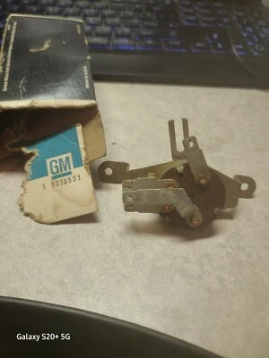 BUICK 1961-1962; LeSabre, Estate Wagon, Wildcat,Riviera, Blower switch #1359551 - Изображение 1 из 4