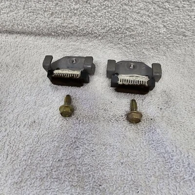 Subaru Outback Legacy 2005-2009 superior trasero L/R guía de ventana clip pie de página parachoques Foto 1 de 3