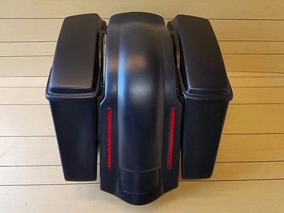 HARLEY DAVIDSON 4"STRETCH BAGS,LIDS AND REAR LED FENDER NO CUT OUT INCLUDED - Image 1 of 4