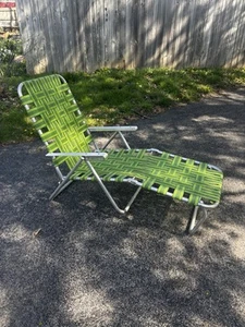 Vintage Lawn Chair Lounge Aluminum Folding Webbed Avocado Green - Picture 1 of 6
