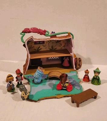 Mini juego de cabaña Aurora de la Bella Durmiente de la Colección de Animadores Disney Foto 1 de 4