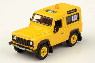 76LRDF005 Oxford Diecast Land Rover Defender 1/76 Model RAF Flight Safety - Image 1 of 2