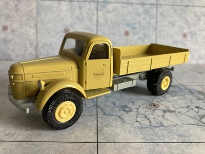 1/43 Conrad (Germany) Volvo truck 1947 - Image 1 of 4