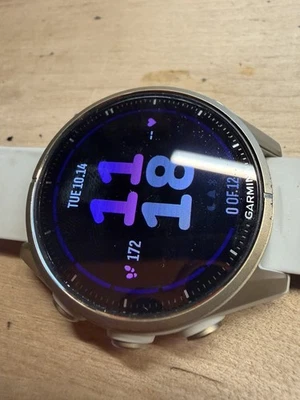 Garmin fenix 8 мягкое золото 43 мм сапфир с серый и песчаник группы 010-02903-10 - Изображение 1 из 4