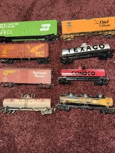 Lot Of 8 HO cars - Picture 1 of 3