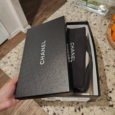 CHANEL Black Lambskin CC logo Espadrilles Flats / Size EU 42 *FLAW small scuff - Image 1 of 3