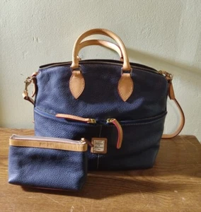 Dooney & Bourke Vintage Schultertasche mit Kosmetiktasche (Staubbeutel enthalten) - Bild 1 von 3