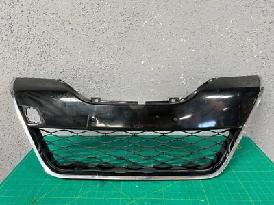 REJILLA PARACHOQUES DELANTERO OEM NISSAN MÁXIMA 16-17 Foto 1 de 4