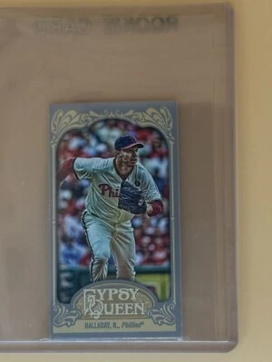 2012 Topps Gypsy Queen - Fielding #10 Roy Halladay Mini NM+ - Image 1 of 2