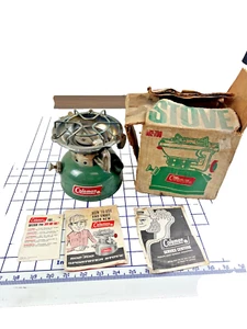 Estufa de camping coleman 502 vintage súper bonita de 11-1974 de un solo quemador ~ caza peces - Imagen 1 de 4