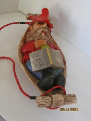 Gnomo de jardín en reposo   Foto 1 de 3