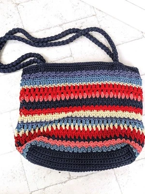 Bolsa Hobo de Crochê Listras Vermelhas Brancas Azuis Patriotic Croft & Barrow  - Imagem 1 de 4