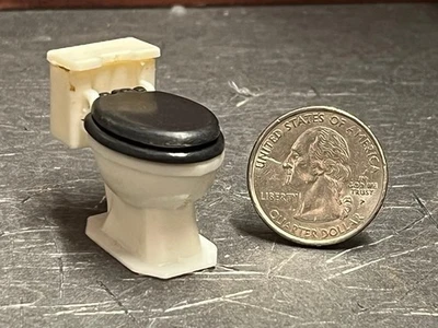 Casa de muñecas miniatura baño inodoro escala 1:24 media pulgada C45 Dollys Gallery Foto 1 de 2