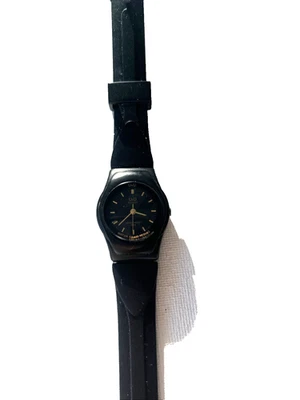 Q & Q Reloj Mujer 9” Negro Correa Resina Batería Nueva  Foto 1 de 4