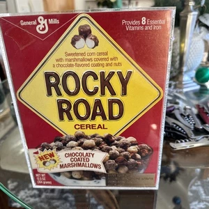 Scatola cereali General Mills Rocky Road 1985 *NUOVA* marshmallow rivestiti di cioccolato - Foto 1 di 7