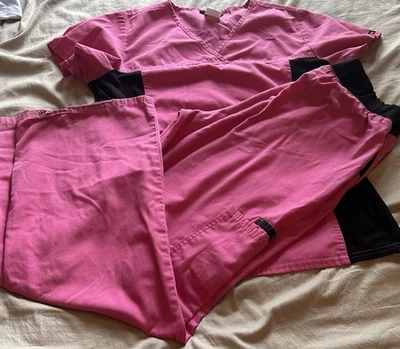 Conjunto Exfoliante Para Mujer Cherokee Ropa de Trabajo Rosa/Negro Paneles Laterales Talla Pequeña  Foto 1 de 4