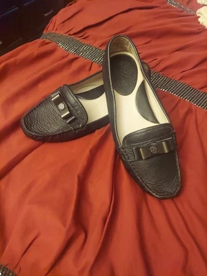 Vince Camuto "Palmira" Black Leather Flat Women's Driving Shoes Size 7.5M - Image 1 of 4