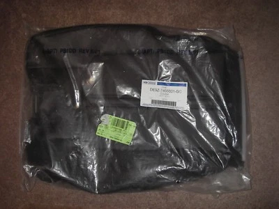 Cubierta trasera izquierda Lincoln Ford OEM 2013-2015 MKT tercera fila asiento-asiento DE9Z7466601GC Foto 1 de 4