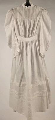 VESTIDO EDUARDIANO NIÑA ALGODÓN BLANCO CON PLISADO Foto 1 de 4