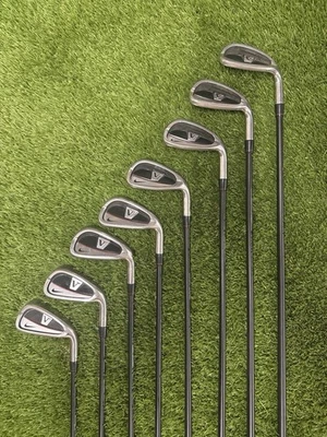 Juego de plancha Nike Victory Red 4-PW+AW grafito regular flexible para diestros Foto 1 de 4