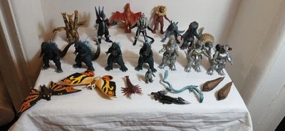23 Godzilla Bandai Battle Set mini figure lot Kiryu Final Wars Mothra - Image 1 of 4